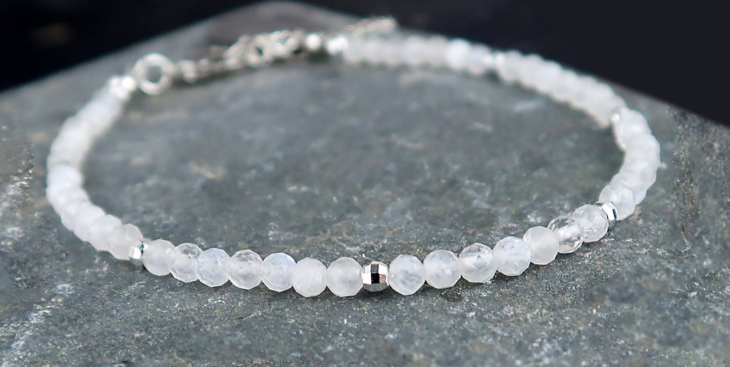 Mondstein Armband aus 2,5 mm Facettiert Mondstein Perlen