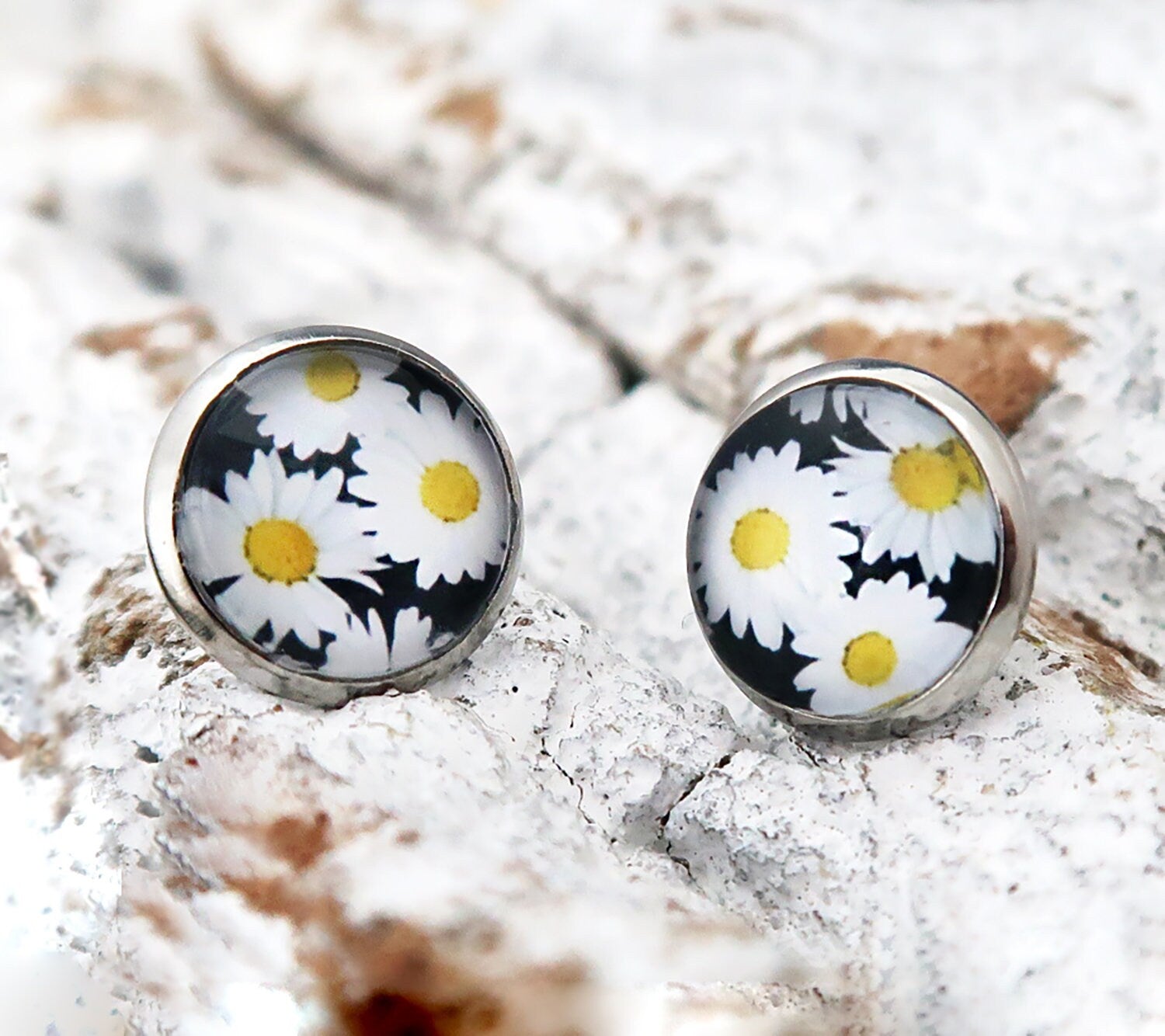 Gänseblume Ohrringe, Gänseblümchen Ohrstecker, Blumen Ohrringe, kleine Daisy Ohrringe, Geschenke für sie, Mama Geschenk,Daisy Earrings