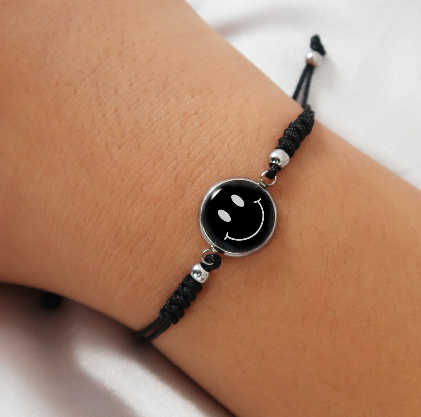 Smiley Armband, Armband Makramee, Armband Smiley, Silber Stoff Armband Damen, Freundschaftsarmband, Handgemachter Schmuck, Geschenke für sie